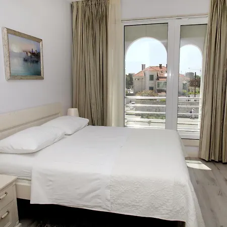 Bellevue 4* 트로기르