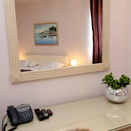 Отель Bellevue Трогир