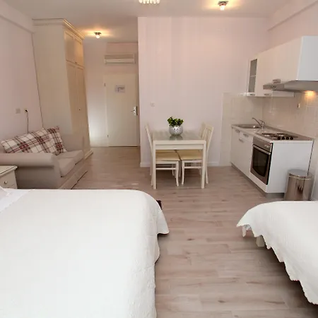 Szálloda Bellevue Trogir