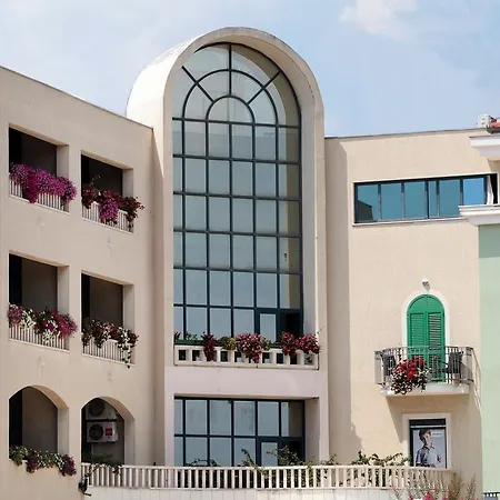 Szálloda Bellevue Trogir